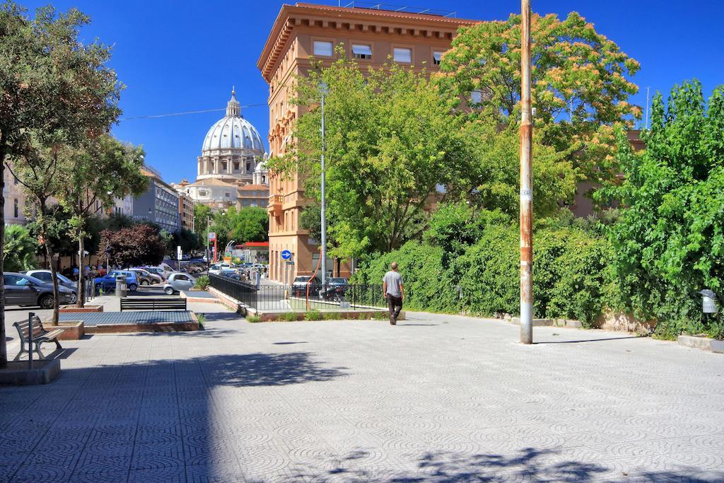 Magenta Vaticano Fornaci Рим Номер фото